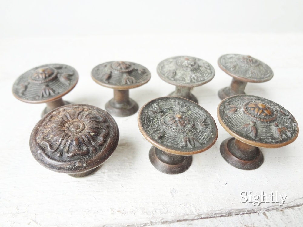 7 Victorian Brass Ornate Drawer Cabinet Knob Pulls Handles