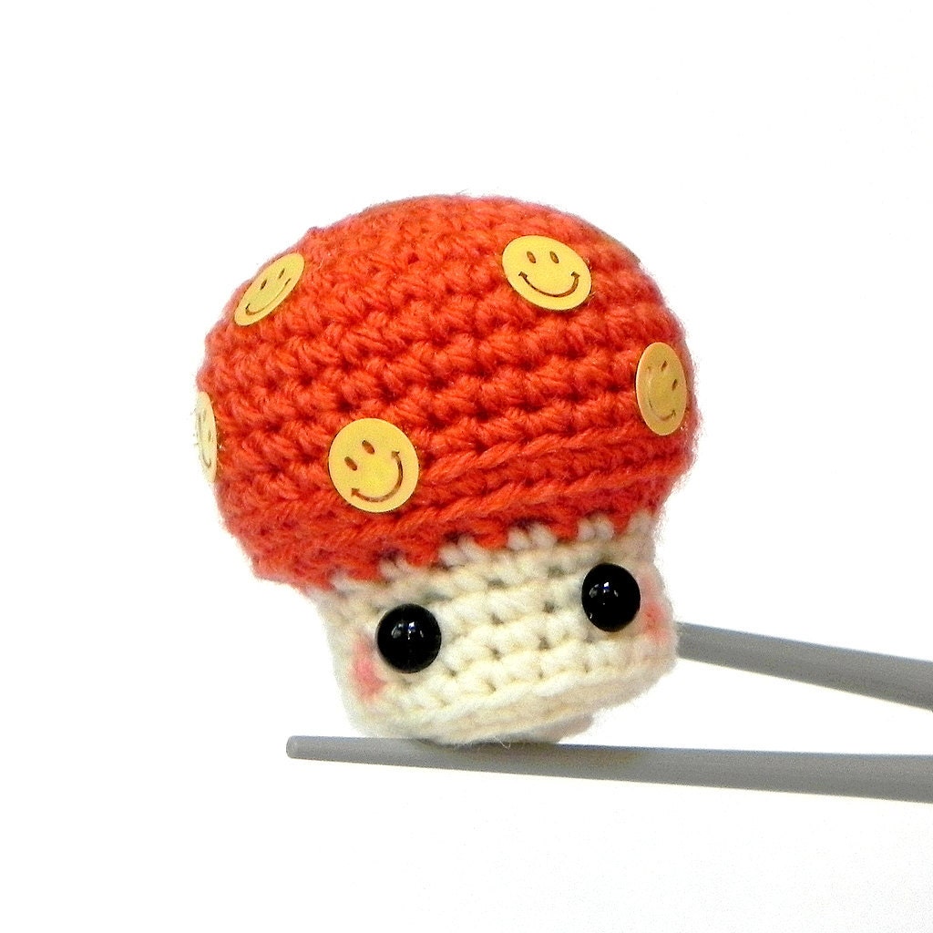 Amigurumi - Happy Mushroom MochiQtie - Crochet Amigurumi mochi size mini toy doll