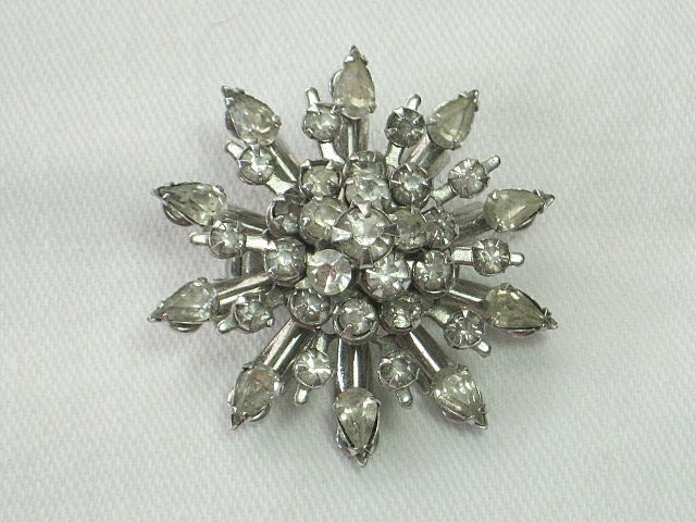Vintage RHINESTONE SNOWFLAKE PIN Brooch Scarf gIft