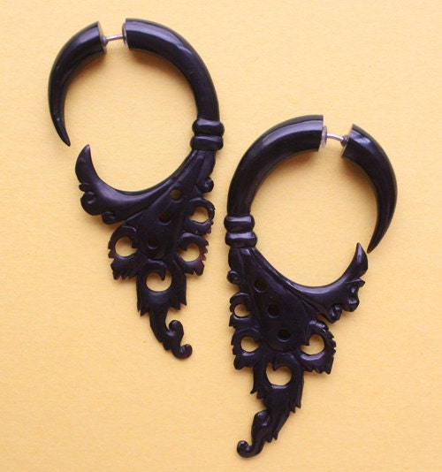 SIAM Fake Gauge Earrings - Natural Black Horn - Hand Carved Tribal Earrings
