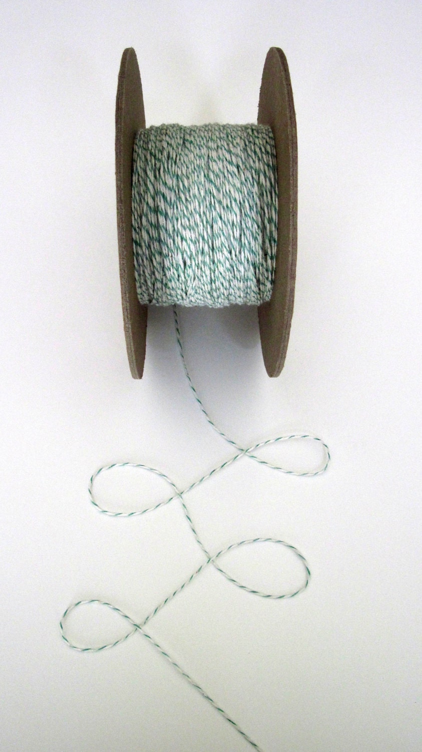 200 Yard Spool of Light Green and White Baker's Twine