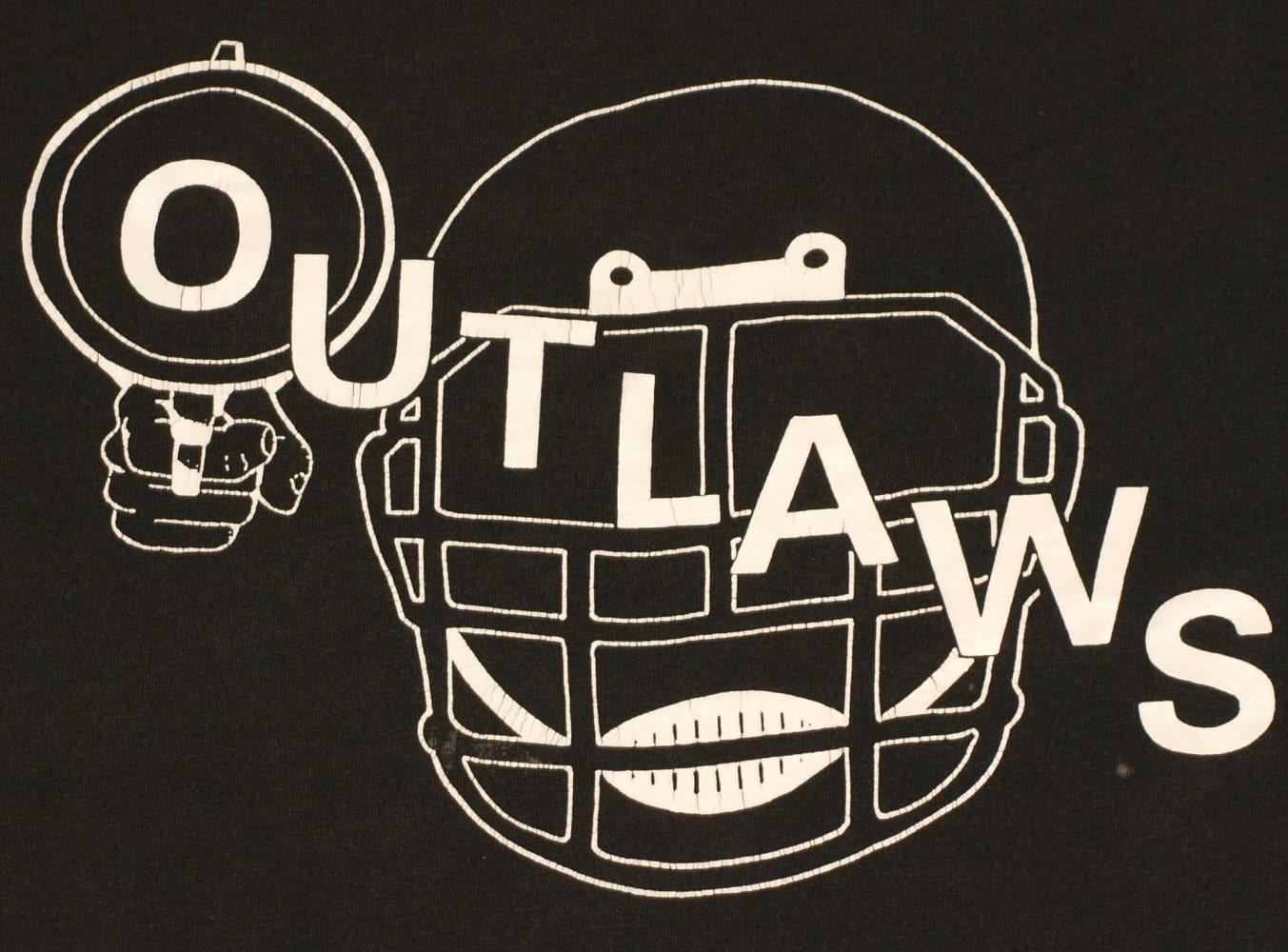 Vintage Outlaws Football Helmet Logo T-Shirt Screen Stars Black Indie Soft Thin