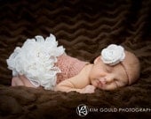 Crochet Ruffled Romper and Matching Headband Photography Prop in Baby Alpaca Shimmer size nb and 0-3 months