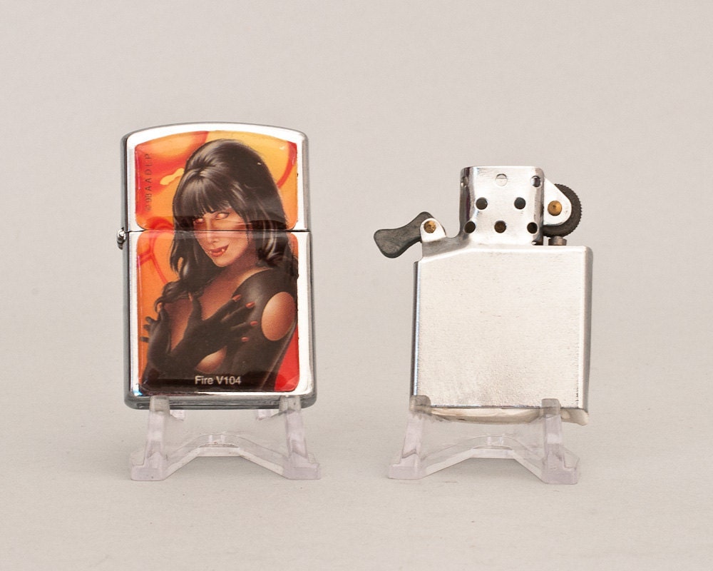 Vintage Fabulous Flames Vampire Pocket Lighter NOS