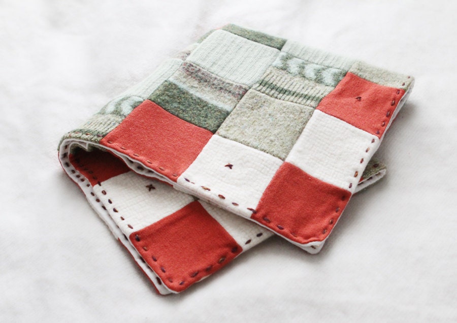 SALE upcycled wool baby blanket -  VENTE couverture de laine pour bébé