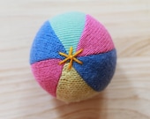 upcycled wool ball - balle de laine récupérée