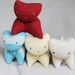 small blue striped wool kitten - petit chaton de laine