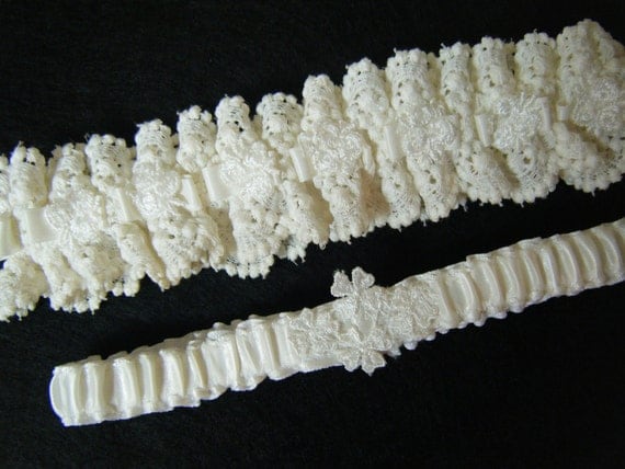 Vintage Cream White Venise Lace Wedding Bridal Garter Set OOAK Victorian