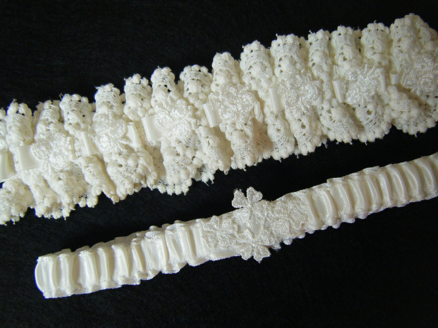 Vintage Cream White Venise Lace Wedding Bridal Garter Set OOAK Victorian