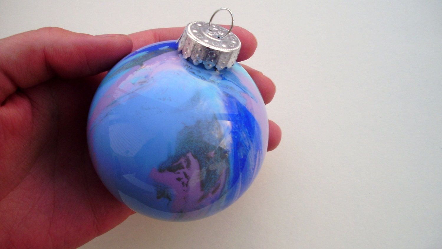 set of 3 tie dye glass bulb ornaments snowy by hendersweet set of 3 tie dye glass bulb ornaments snowy by hendersweet