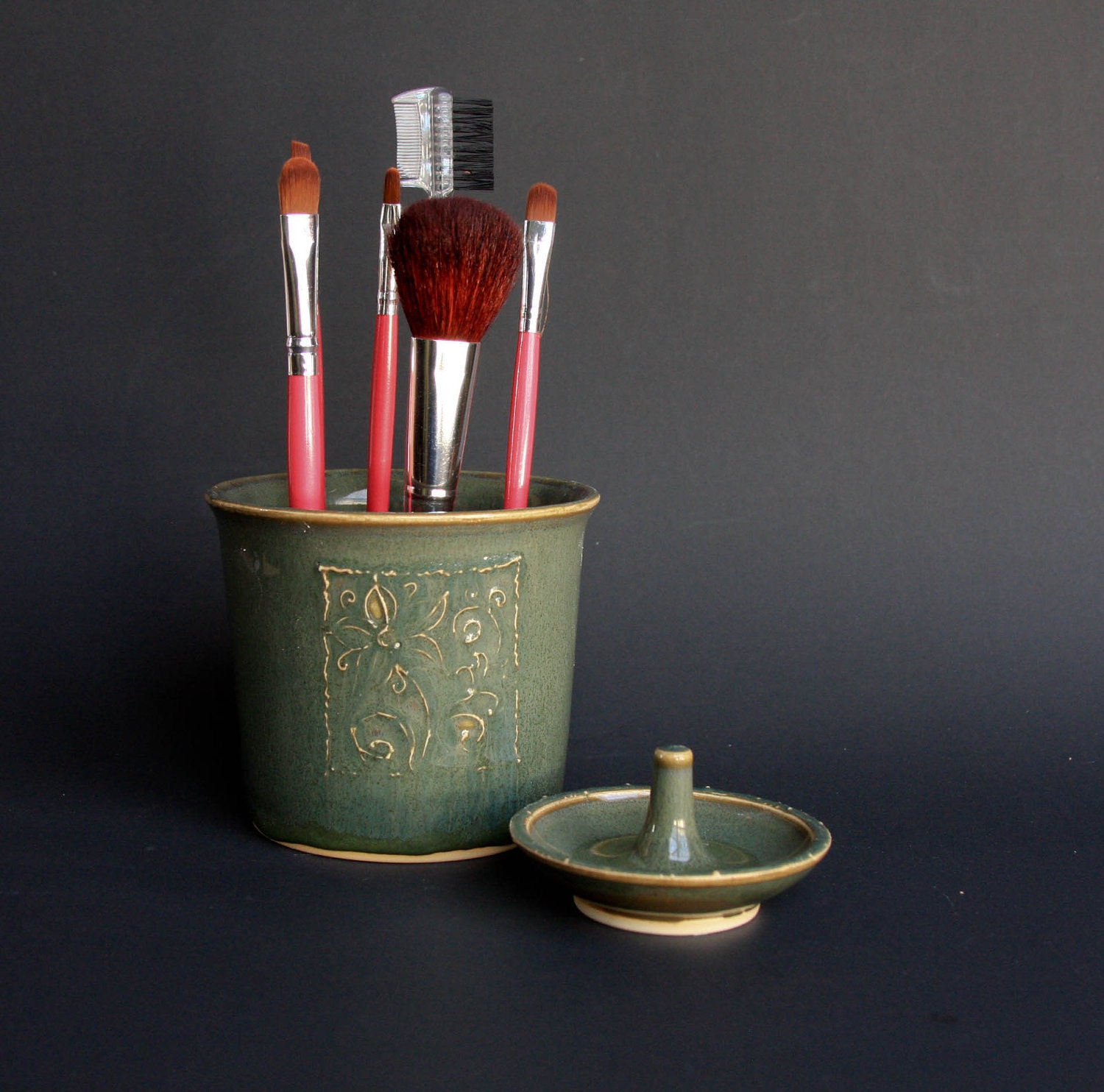 Makeup Brush & Ring Holder Set: Sage Green Ceramic