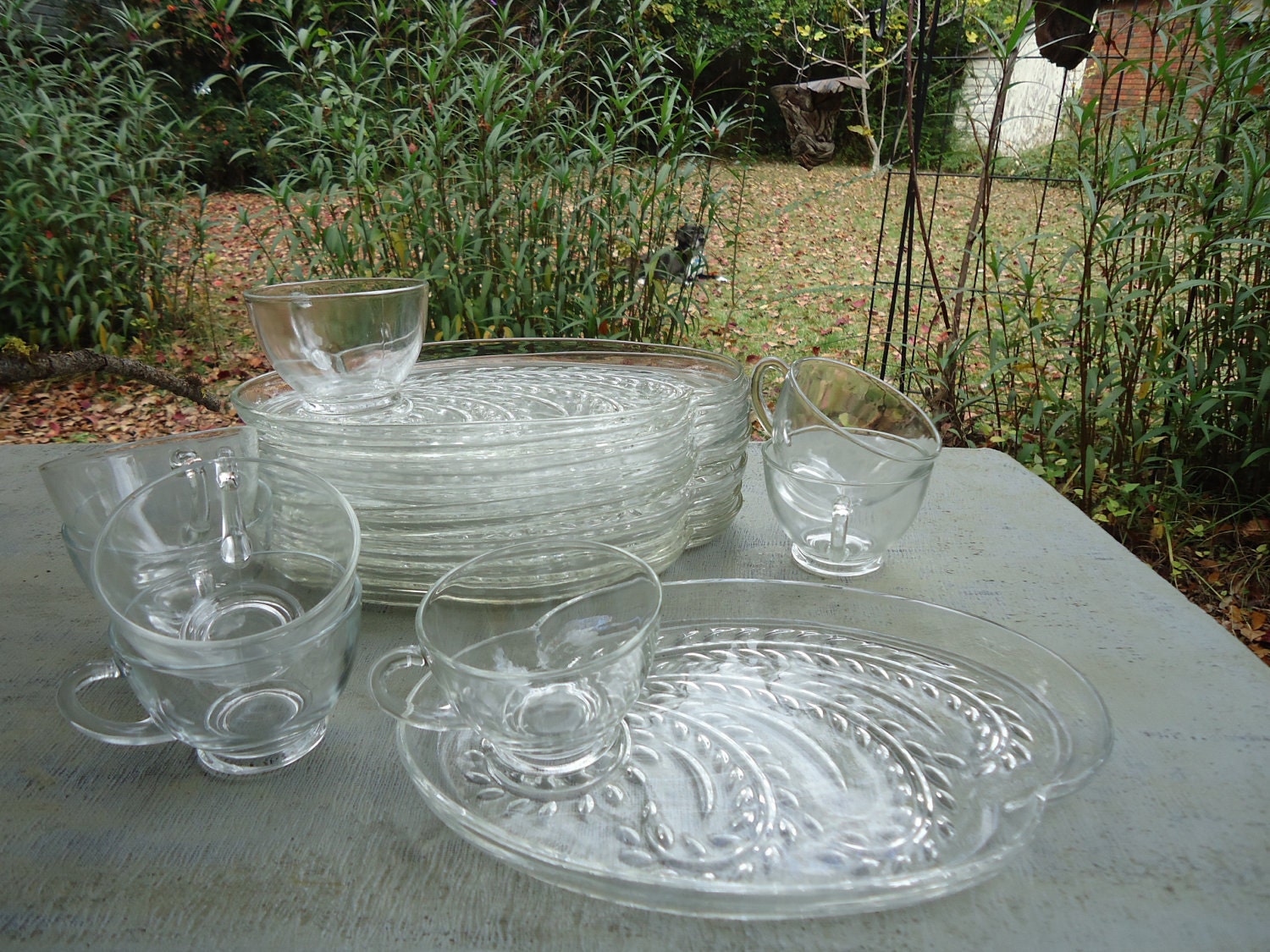 Vintage Glass Snack Plates and Cups Set of 8 by MorLeigh on Etsy