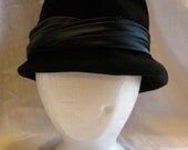 Vintage women's black hat by Encore
