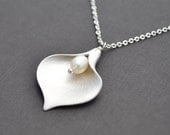Matte Rhodium plated calla lily and pearl necklace