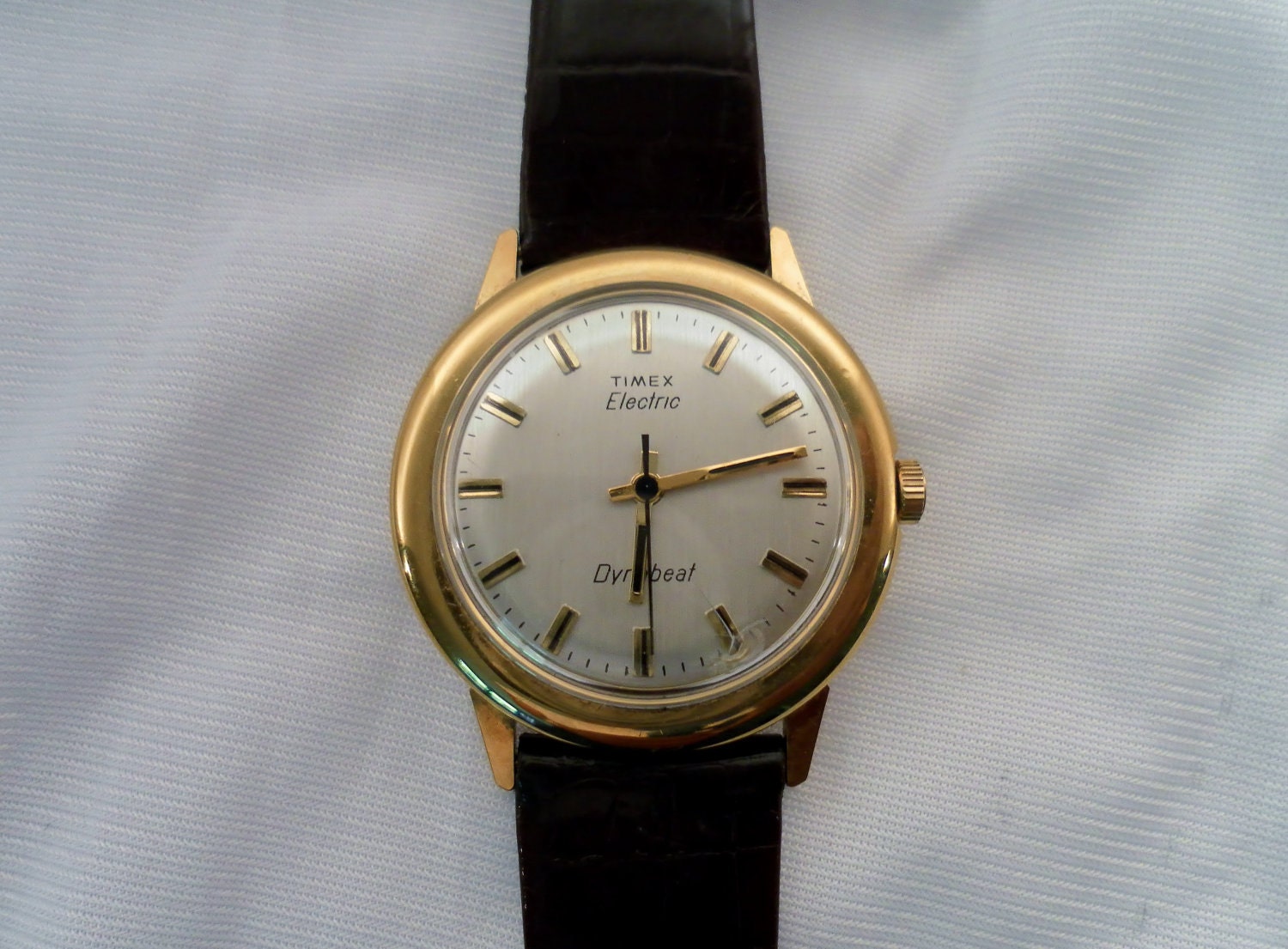 Vintage 1970's Timex Dynabeat Watch. Goldtone, Silver Face Gold & Blk Dial, Brown Leather Band. Very Nice.