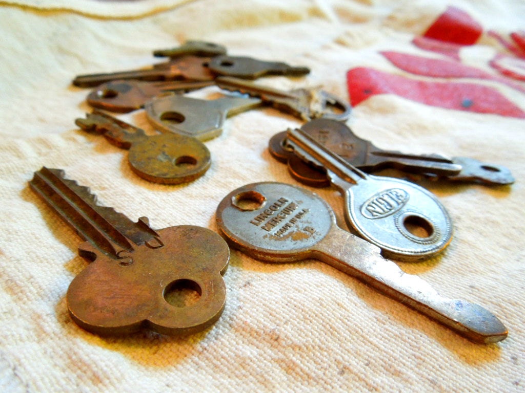 Old Keys Some Vintage Lot of 11 Mixed Media Metal Brass
