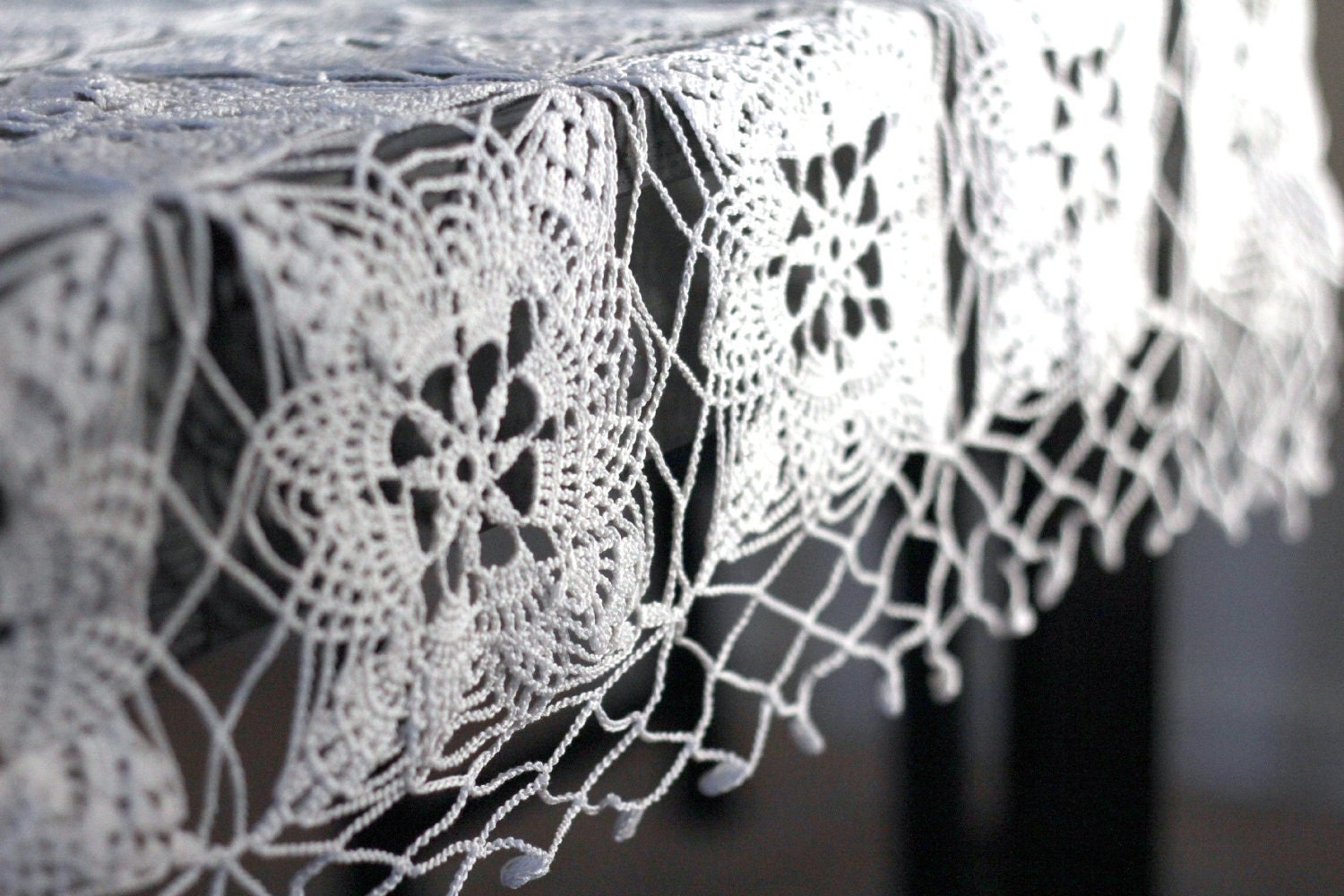 Hand crochet cotton white square lace tablecloth vintage style