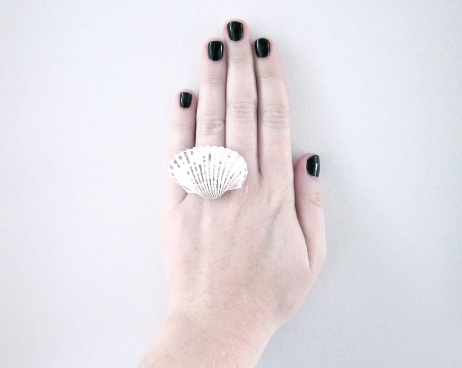 scallop shell ring - shell ring, beach ring, seashell ring, seashell, shell, beach shell ring, beach theme, cocktail ring, adjustable ring