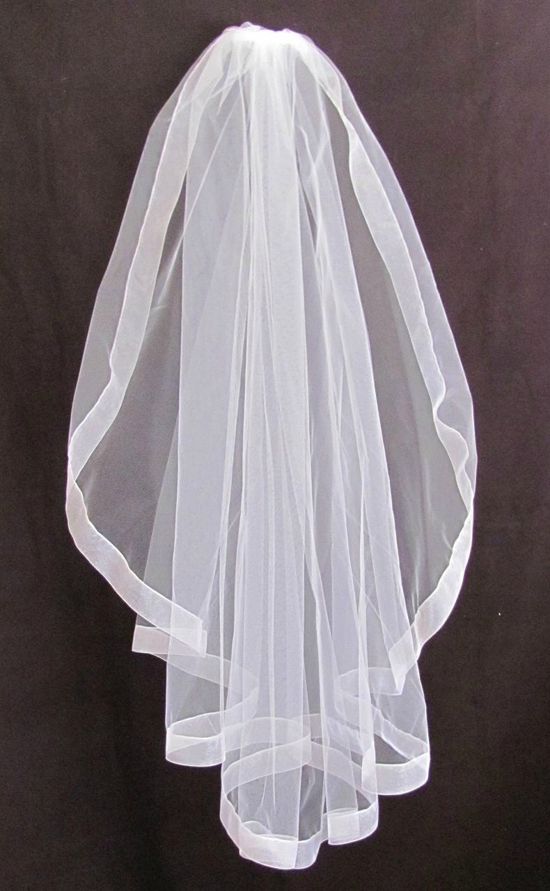White Bridal Veil Slightly Gathered Single Layer Fingertip With Organza Trim