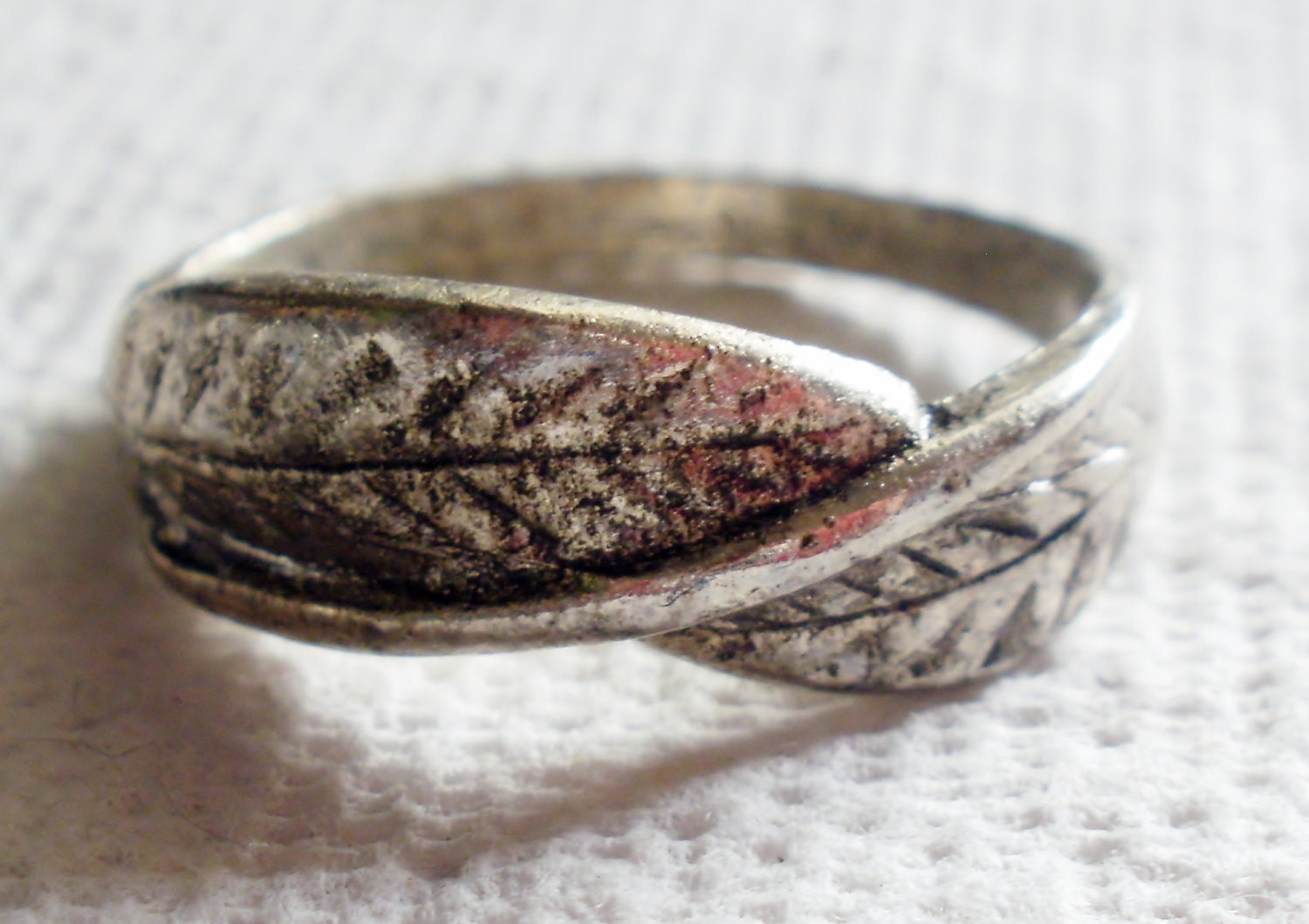 entwind leaves ring - Size 8