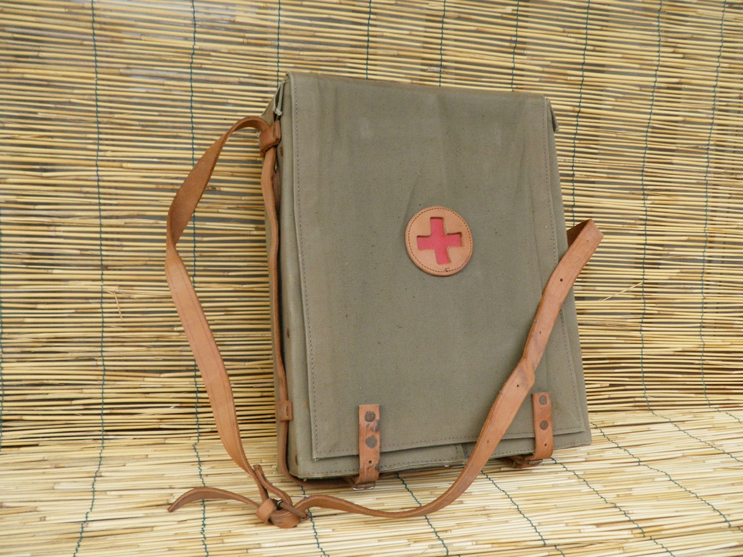 Vintage 1940's Army Green Canvas Red Cross First Aid Kit Case Bag