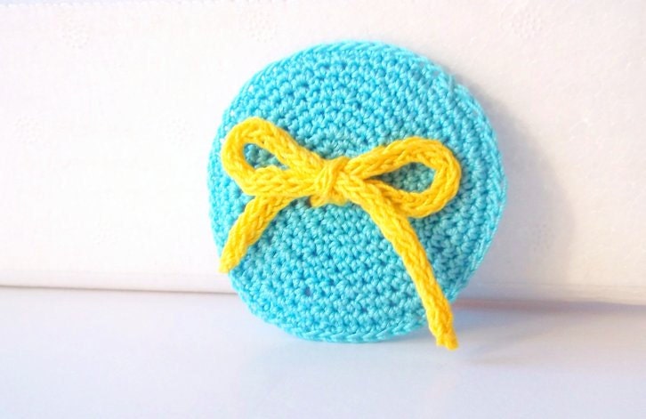 Turquoise circle with yellow bow crocheted brooch pin boutonniere of mercerized cotton thread