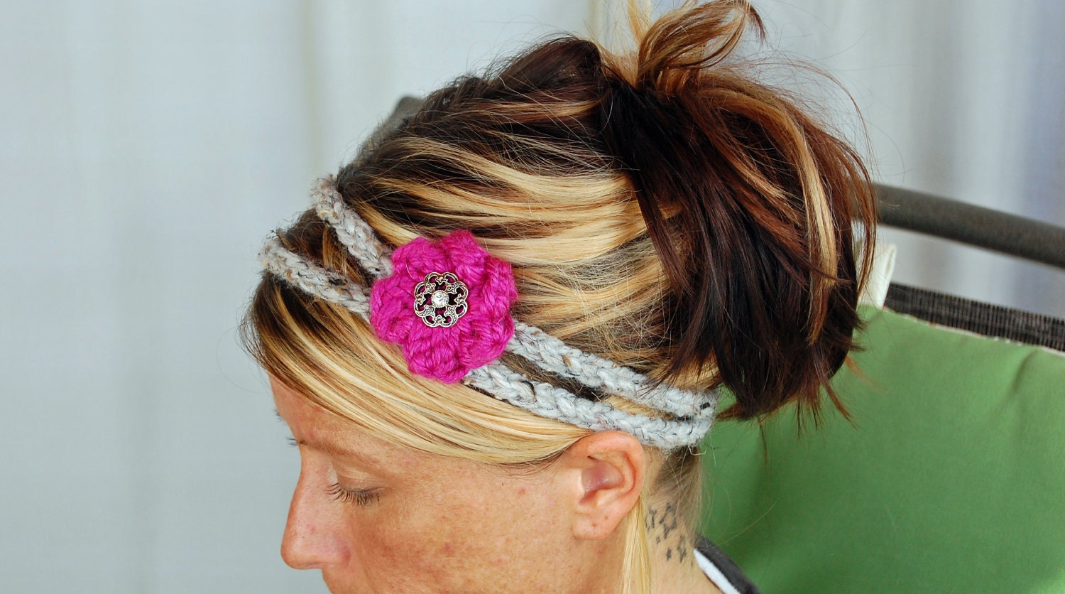 KNITTED HEADBAND - hair band - statement piece - with button embellished flower and button closure - fuchsia pink and marble grey