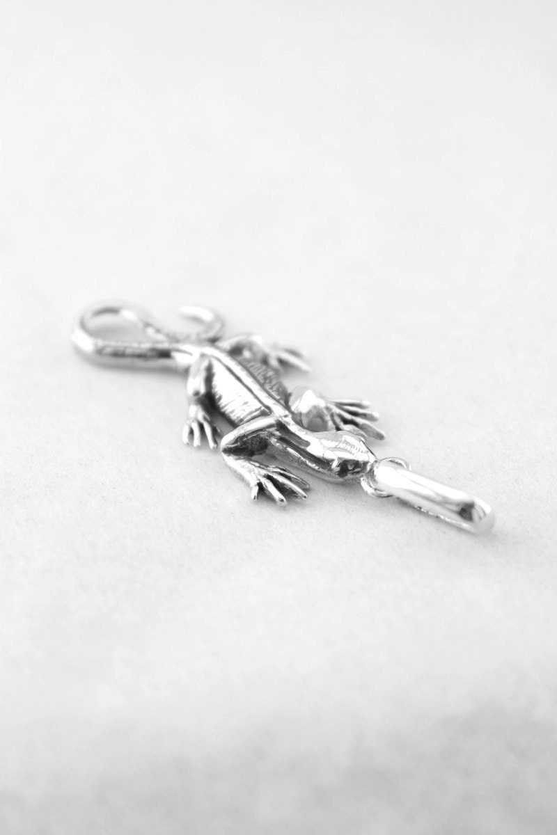 Loving Lizard, a handcrafted pendant.
