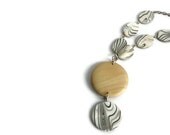 Chunky necklace in beige, black and white lake shells and wood beads. Perfect summer fashion.. Wood necklace. - VeniciaCreations