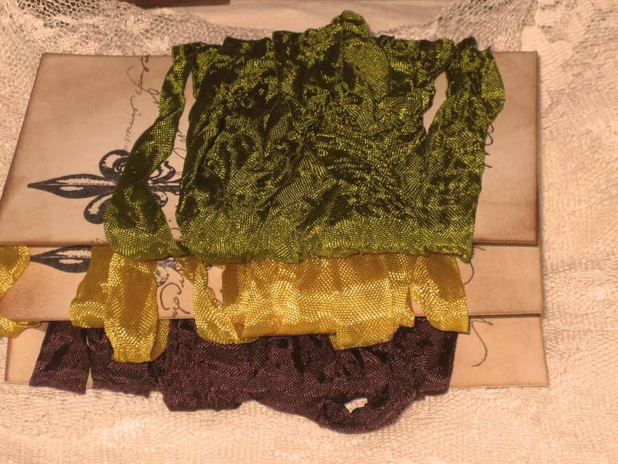 French Vintage Crinkled Seam Binding Olive Vintage Classic