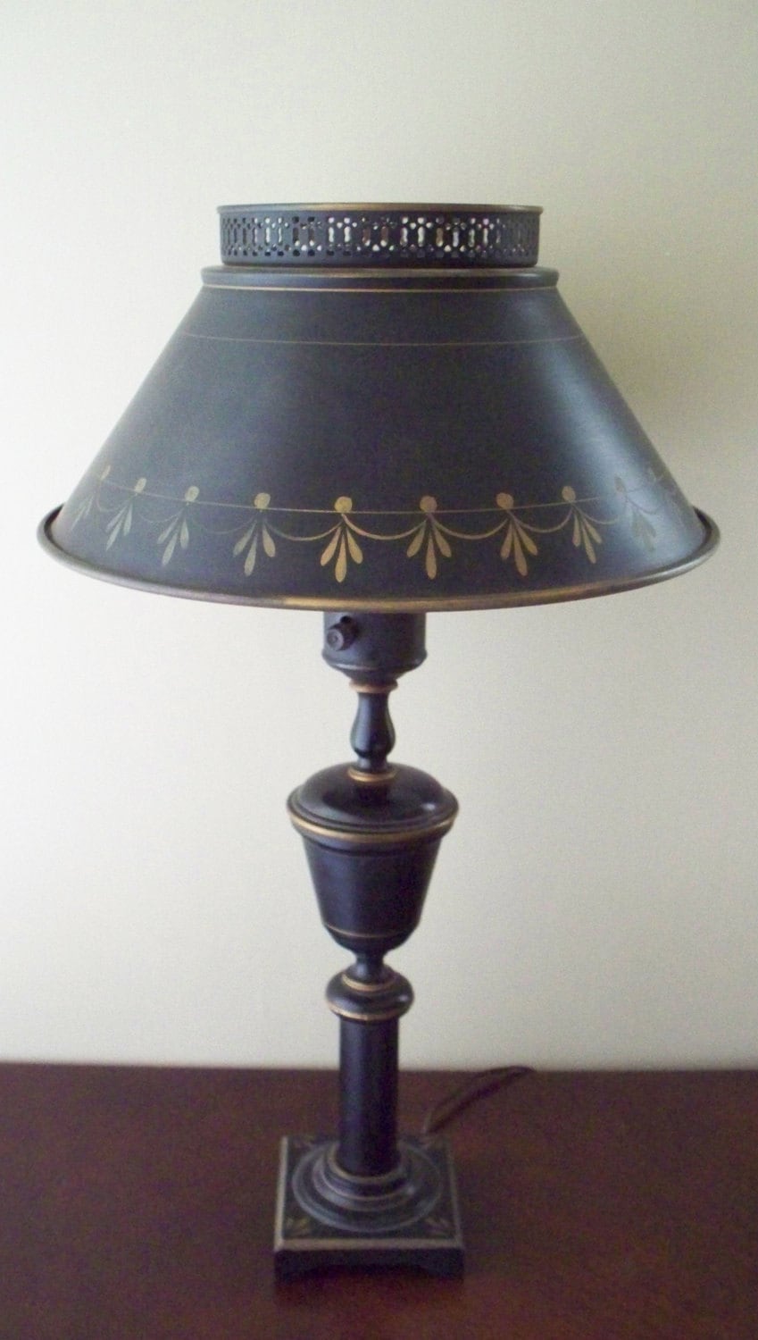 Vintage 1940 S Metal Table Lamp With Shade By Vintagesouthwest
