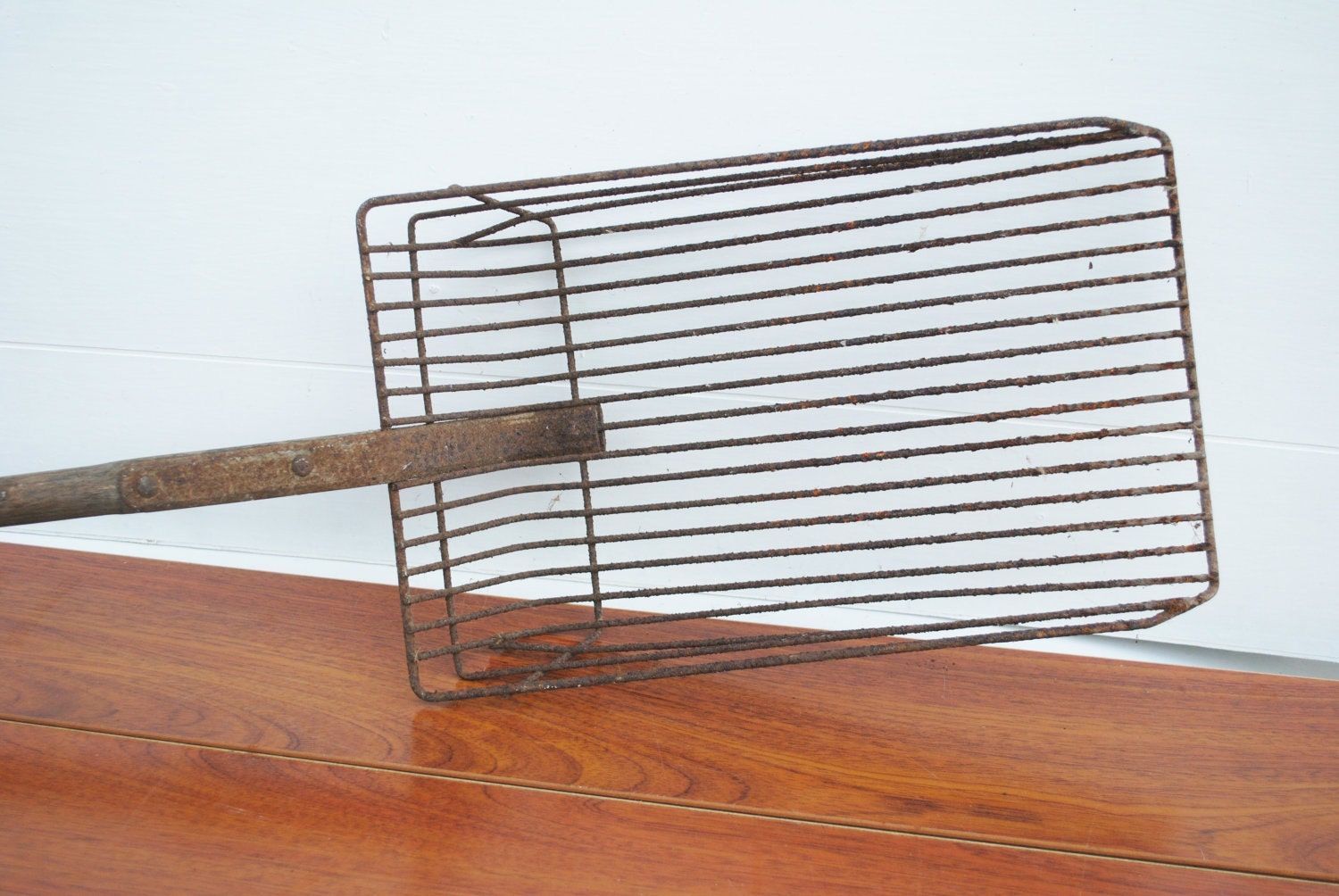 Vintage Clam Digger Wire Scoop Basket