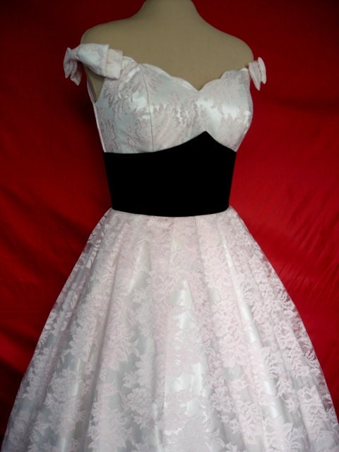 50s style cocktail dress in pink CHANTILLY LACE over ivory satin, with perfectly smooth belt.