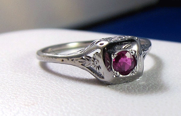 DO NOT PURCHASE brendaearl1 --- Antique  Art Deco 18k .20 Carat Bright Red Ruby Filigree Ring