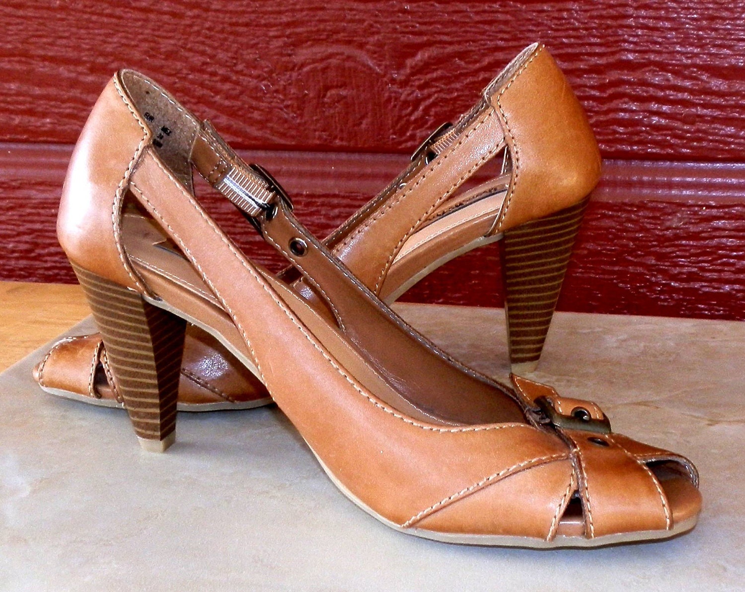 Womens Thom McAn Leather Pump Shoes Size 7 Medium