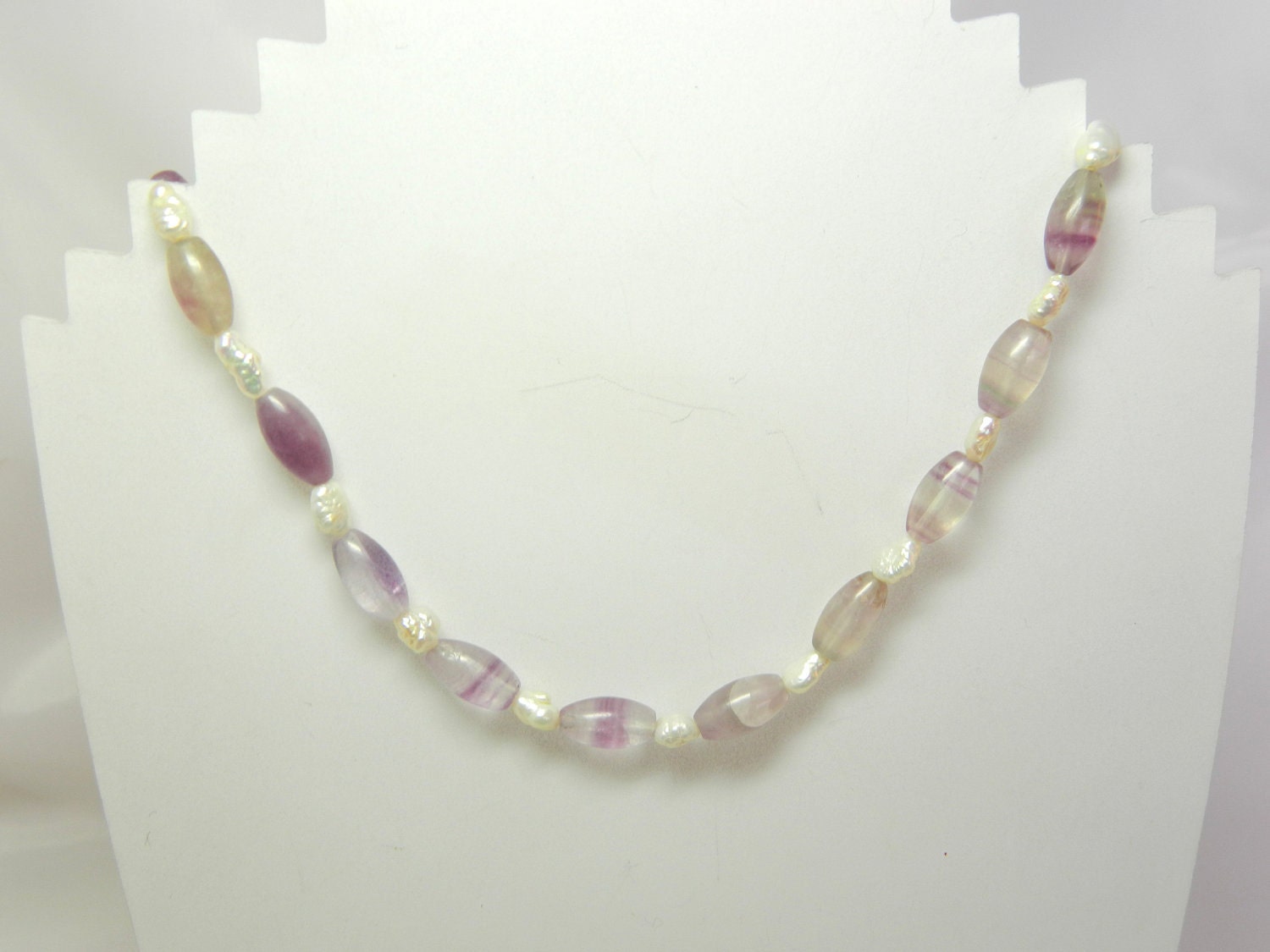 Light lavender banded fluorite and cream fresfwater pearls necklace