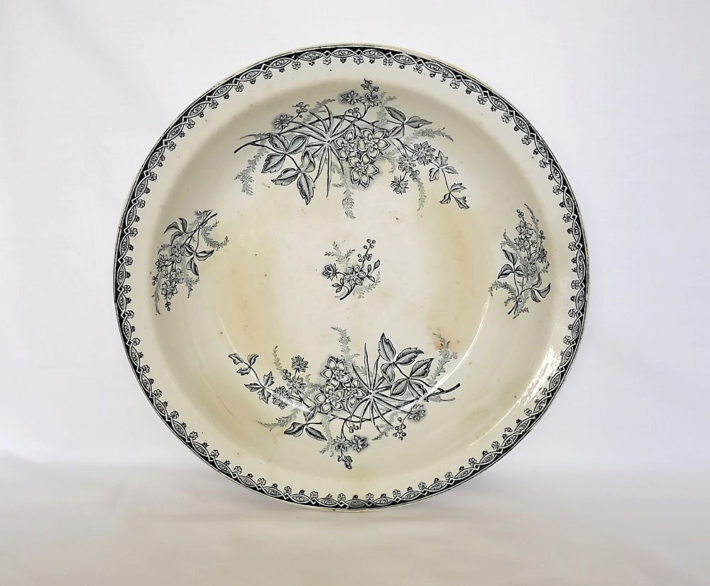 Large French blue and white bowl in ironstone - MaisonMaudie