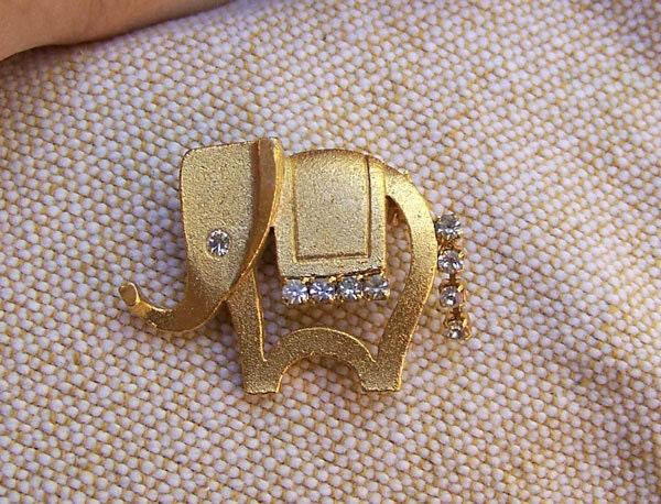 GOP elephant brooch pin rhinestone blanket and moveable tail vintage
