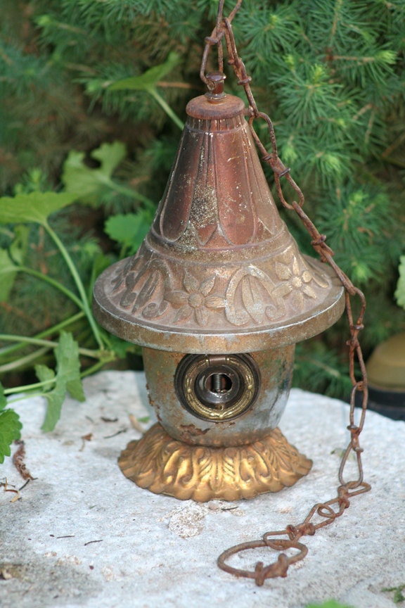 Birdhouse, Reclaimed Items, Found Objects, Handcrafted, Garden Art, Metal Birdhouse "Miss Minute"