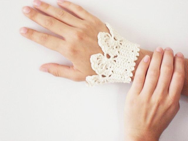 Bracelet - Handmade Jewelery - Crochet Summer Bracelet - Ivory Bracelet
