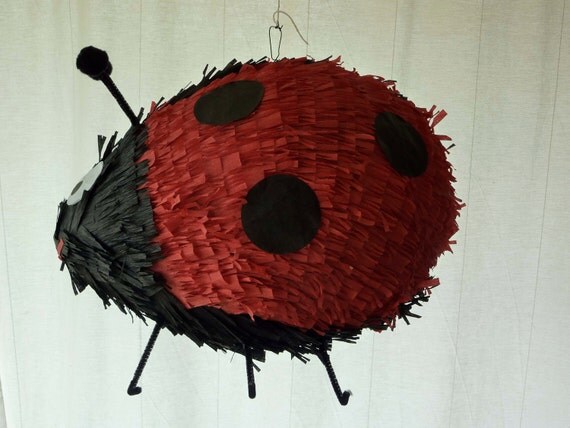 Pinata: Adorable Ladybug