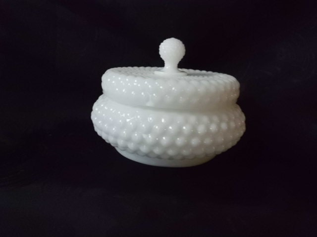Lovely Little Vintage White Milk Glass Powder Puff Box