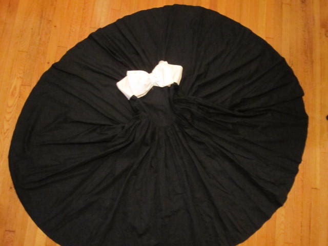 HIGH DRAMA Kamisato strapless dress - full circle skirt - deco black white - big bow sz 6 8 S