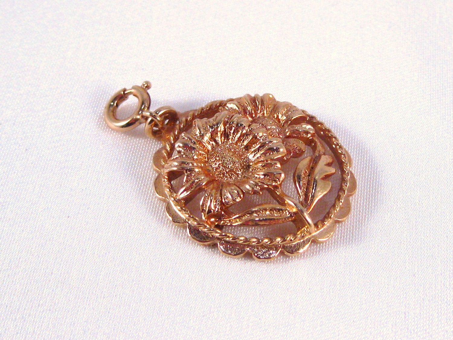 Vintage Jewelry Supplies  Sarah Coventry Charm April Daisy Charm Gold Tone