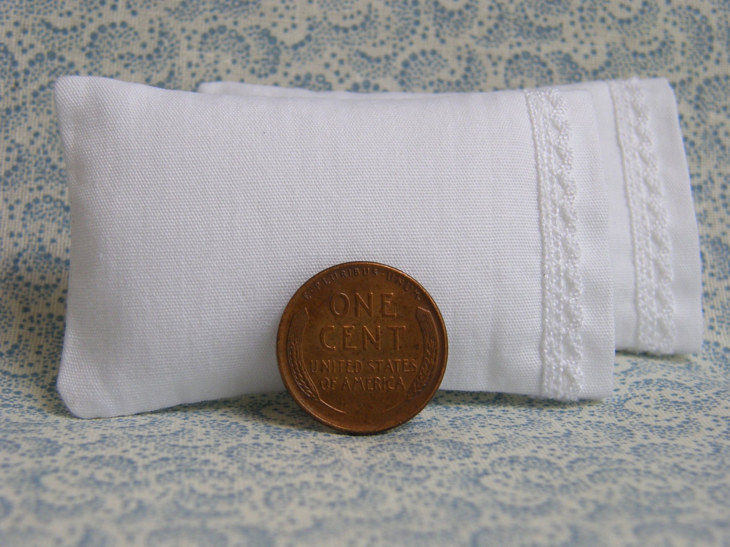 Dollhouse Miniature Set of 2 White Bed Pillows with delicate lace detail - 1:12 scale
