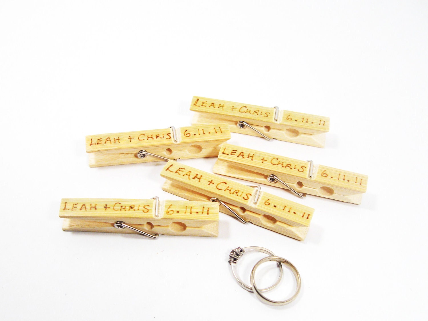 Wedding favors. Save the date. Set of 100 woodburned clothes pin magnets. Wedding decorations and favors.