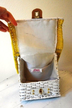 Vintage 1960s Yellow and White House Basket Purse