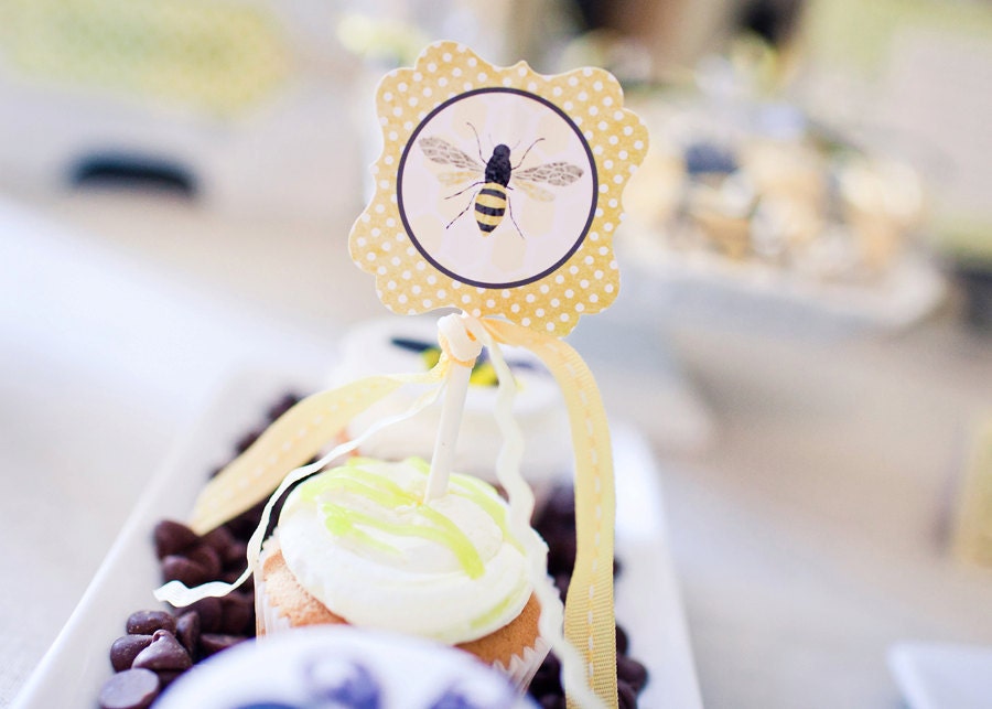 Honeybee Gender Reveal Collection: Printable Party Circles- As Seen on Hostess with the Mostess