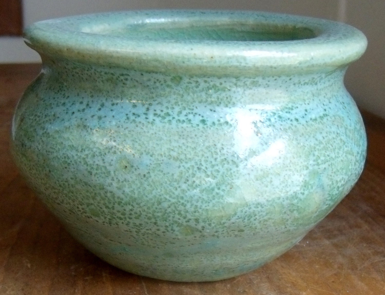 Stoneware mint green pot