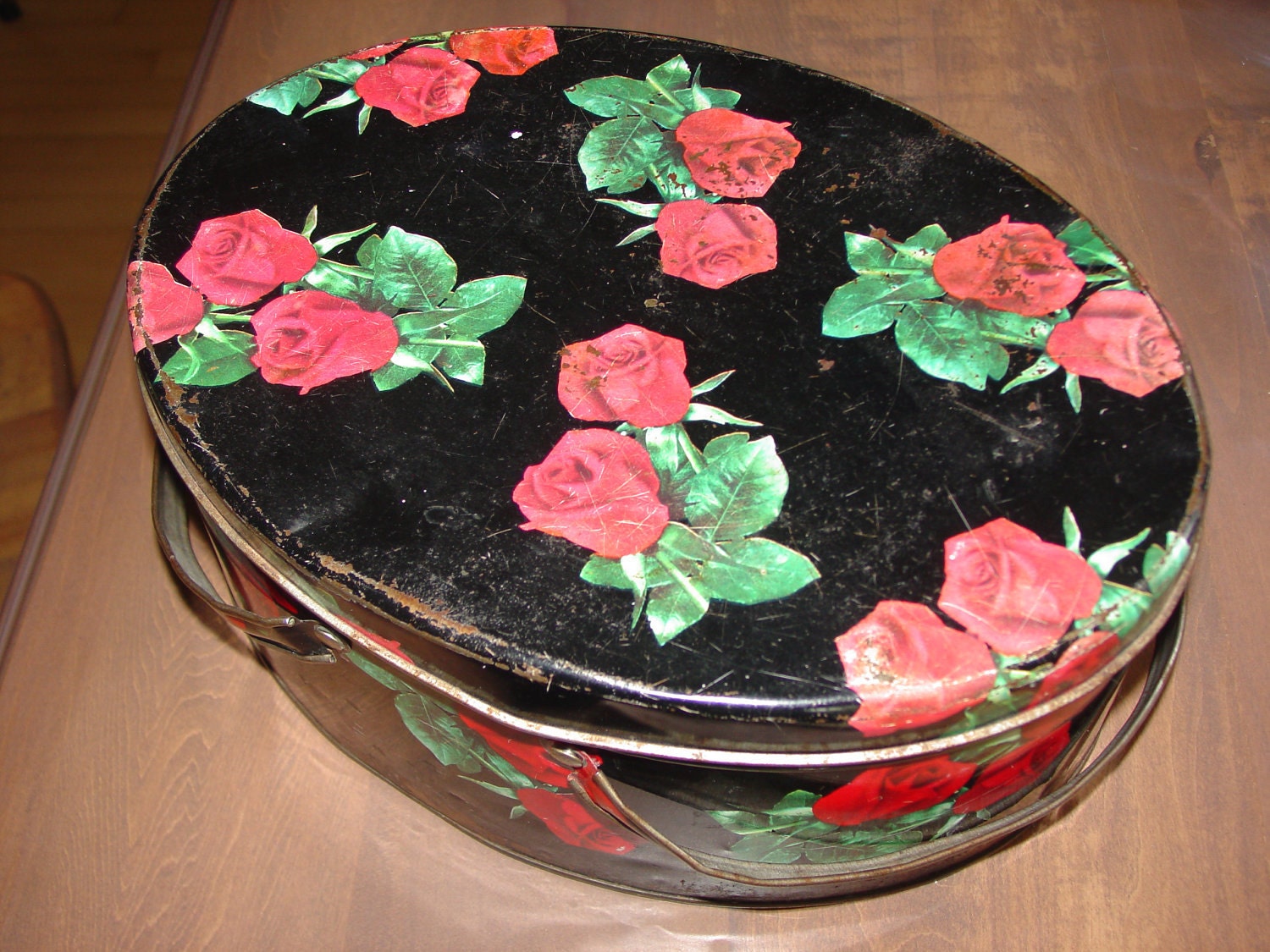 VINTAGE Tin  Dutch Maid English Style Biscuit TIn with handles